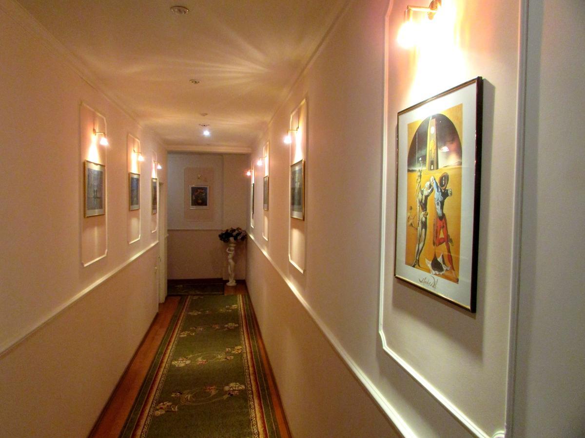 Old Town Hotell Izmail Eksteriør bilde
